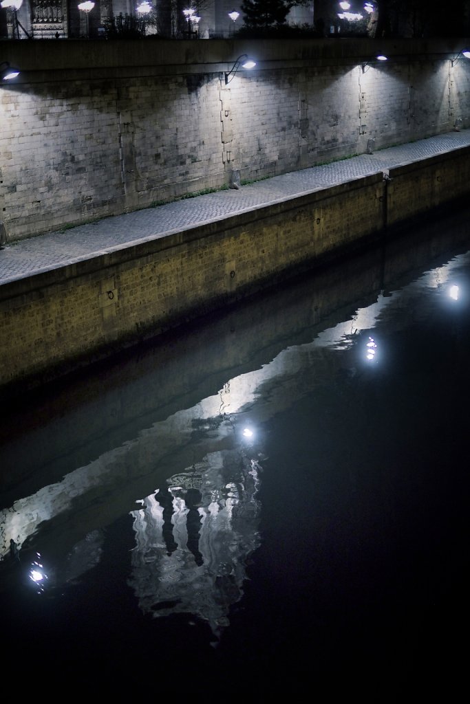 reflet-notre-dame.jpg